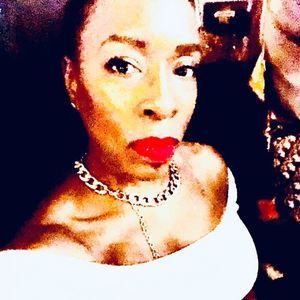 Meet your Posher, Victoria